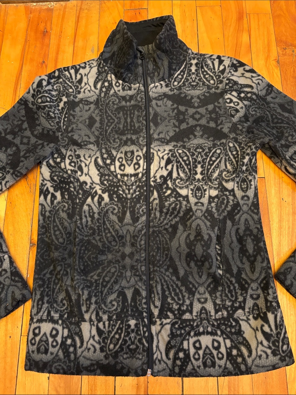 Women's Black & Gray Patterned Zip-Front Fleece Jacket